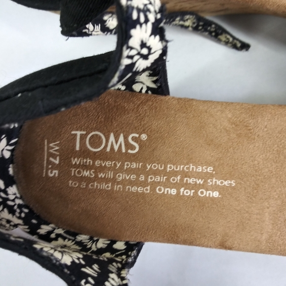 Toms Women's Crochet Overlay Cork Wedge Sandals Ankle Strap Size W 7.5 - Picture 2 of 9